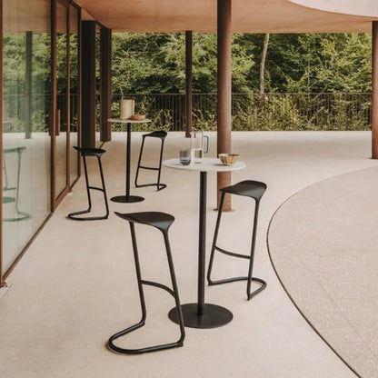 Comptoir croisé et tabouret de bar