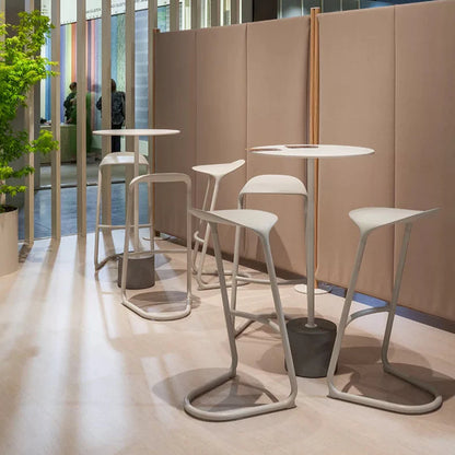 Comptoir croisé et tabouret de bar