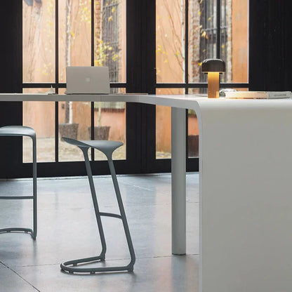 Comptoir croisé et tabouret de bar