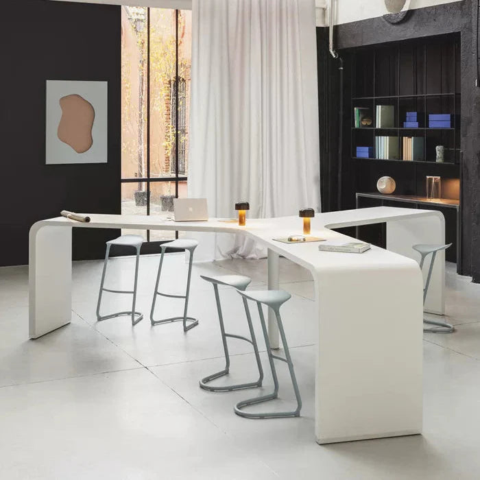 Comptoir croisé et tabouret de bar