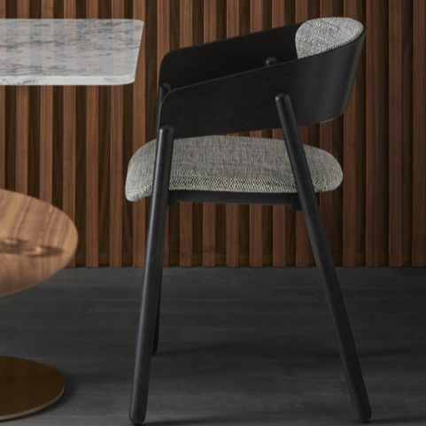 Chaise rembourrée Mava