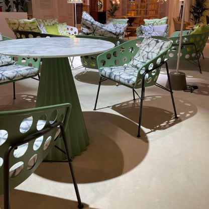 Table à manger plissée