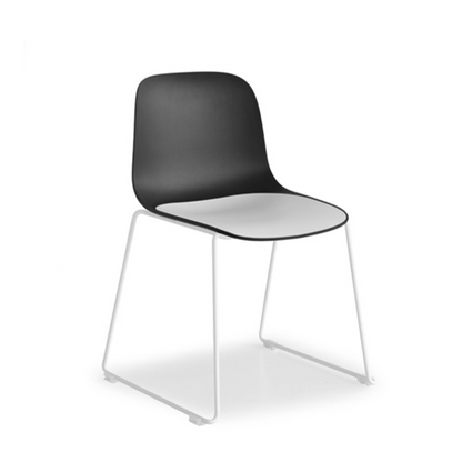 Chaise empilable Seela - Livraison rapide