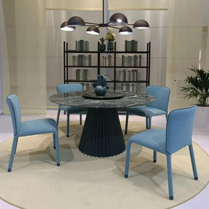 Table à manger plissée