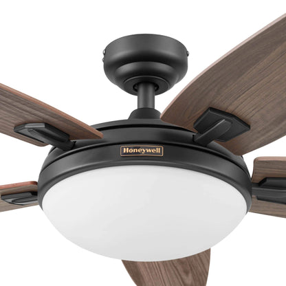 Ventilateur de plafond Honeywell Carmel 48 avec éclairage intégré et télécommande