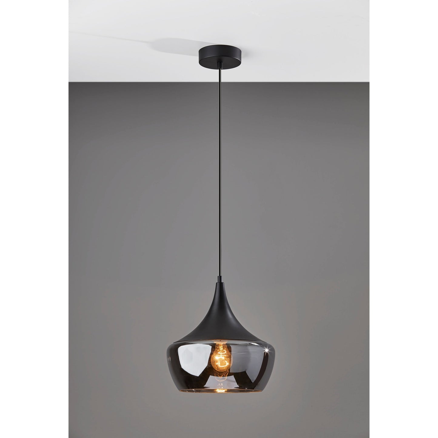 Lampe suspendue Eliza noire ou acier Adesso