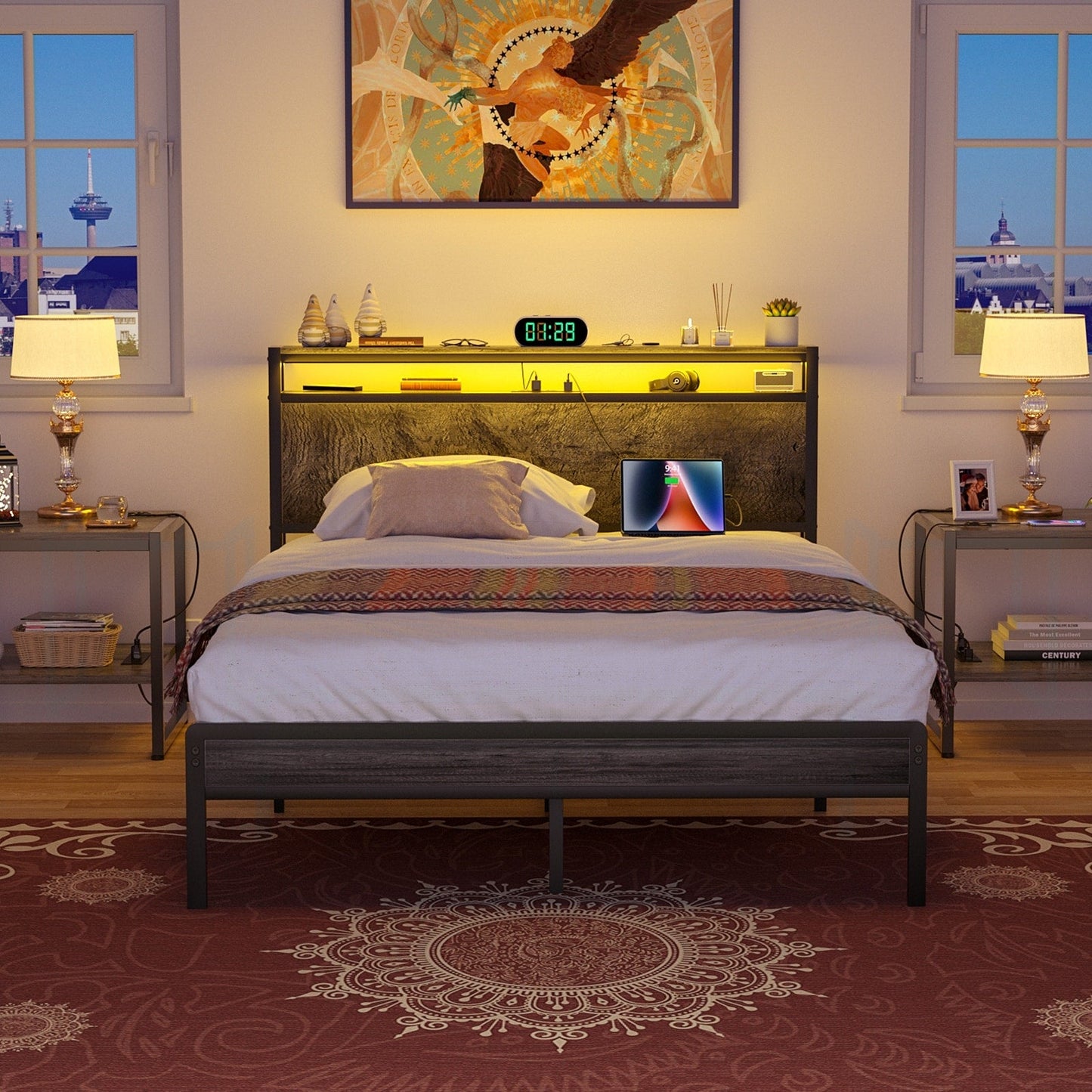 Cadre de lit plateforme en bois de style ferme avec station de charge et lumières LED