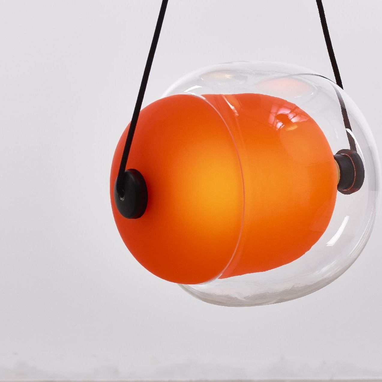 Lampe suspendue à LED simple Capsula