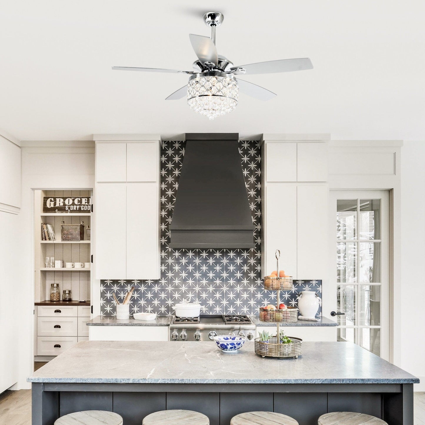 Lustre/ventilateur de plafond à 4 lumières en chrome/cristal avec télécommande