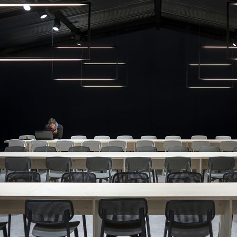 Chaise empilable Colander - Livraison rapide