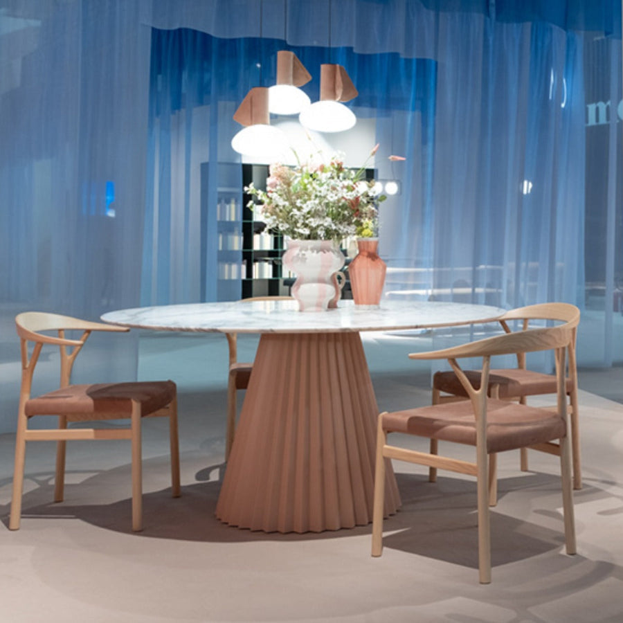 Table à manger plissée