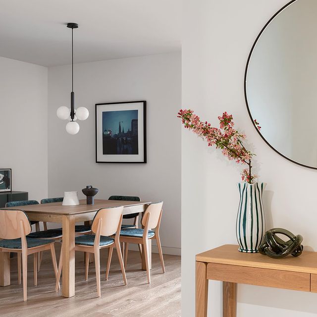 Chaise rembourrée pour poupée 552