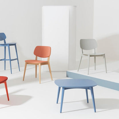 Chaise de poupée 551