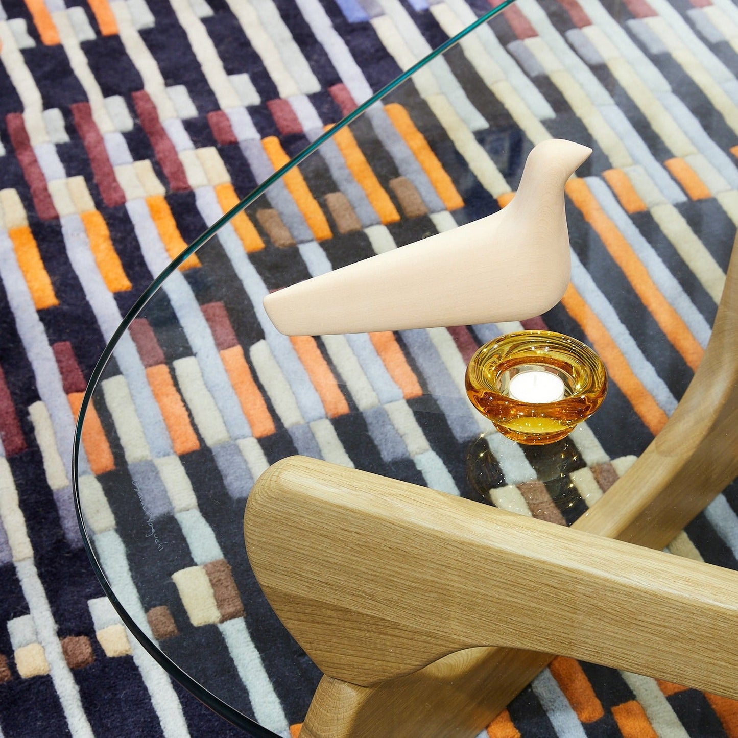 Tapis touffeté à la main marron corail sur le devant