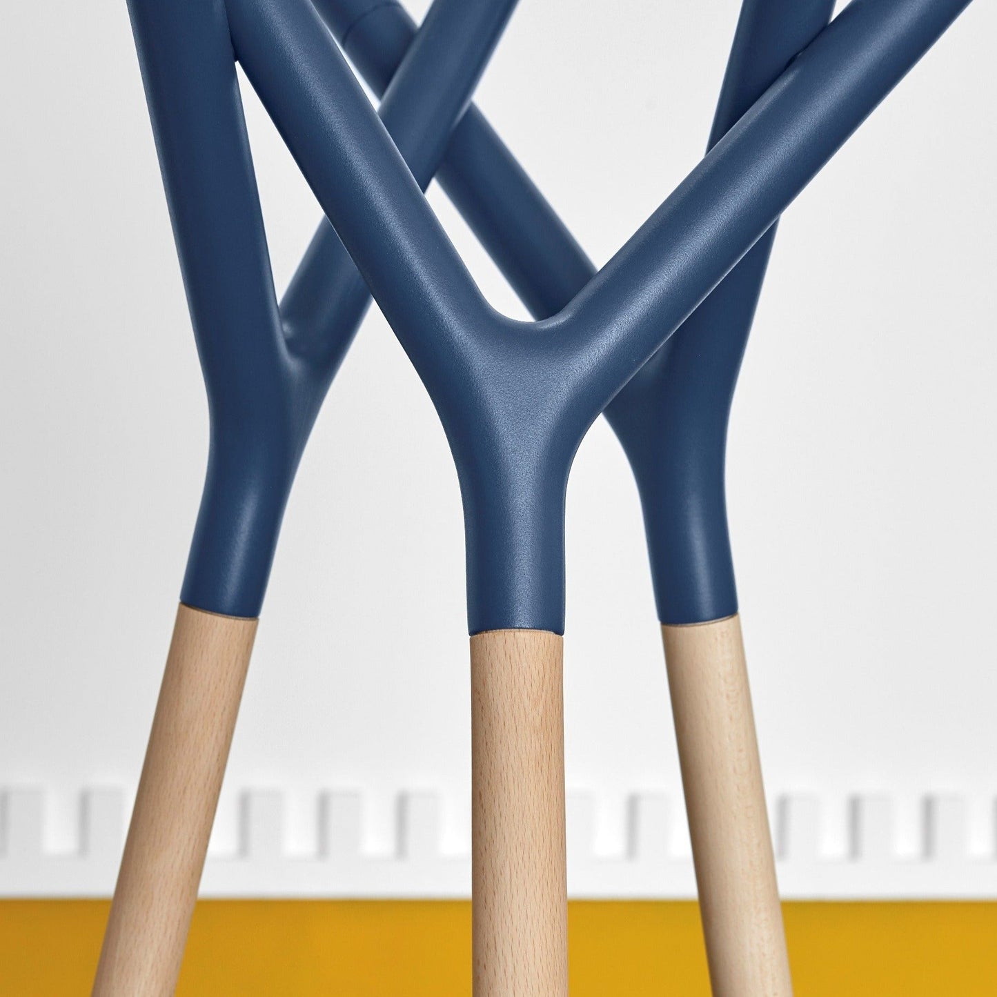 Cintre Game Of Trust