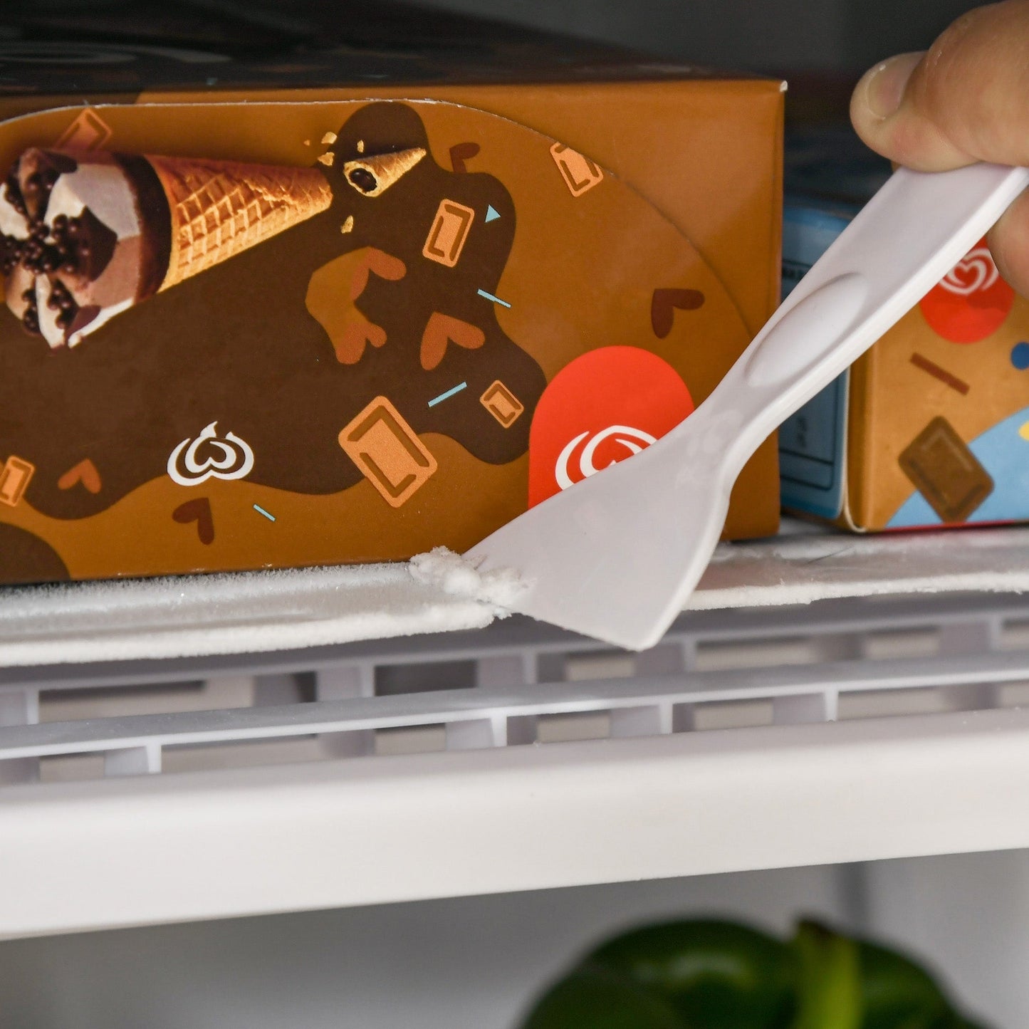 Mini-réfrigérateur compact HOMCOM de 3,2 pi³ avec congélateur, porte simple et thermostat réglable pour chambre à coucher