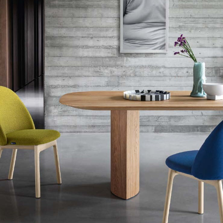 Chaise Iola avec base en bois