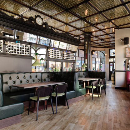 Chaise rembourrée pour poupée 552