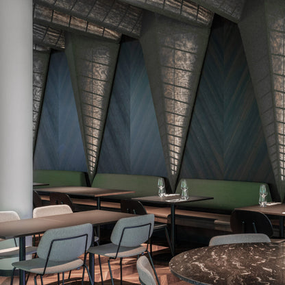 Chaise de poupée à cadre en acier 554