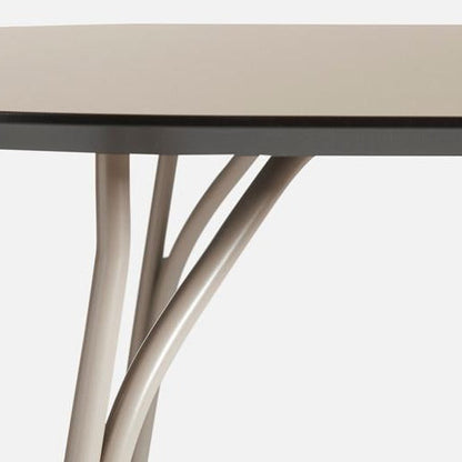 Table à manger en forme d'arbre