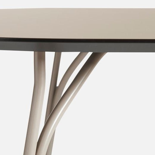 Table à manger en forme d'arbre