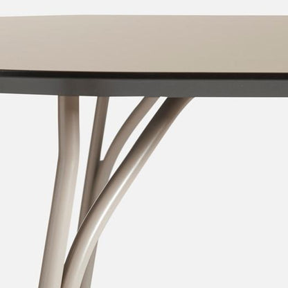 Table à manger en forme d'arbre