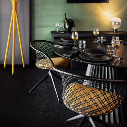 Table à manger plissée