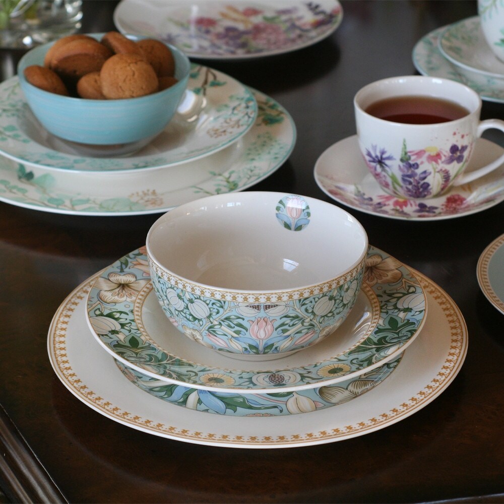 Service de table en porcelaine fine Morris Garden de STP Goods, 24 pièces pour 6 personnes