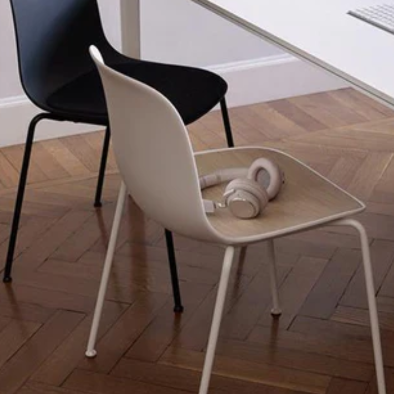 Chaise empilable Seela - Livraison rapide