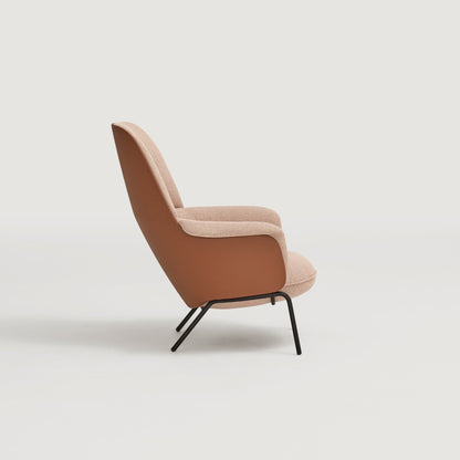 Chaise longue rembourrée Ulis avec base en métal