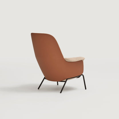 Chaise longue rembourrée Ulis avec base en métal