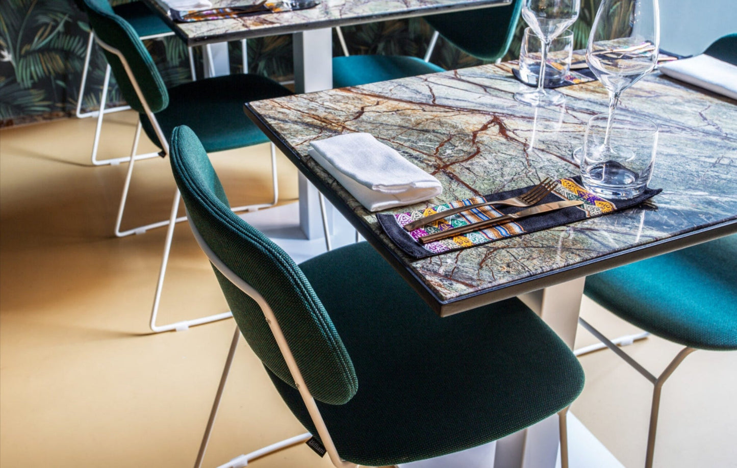 Chaise de poupée à cadre en acier 554