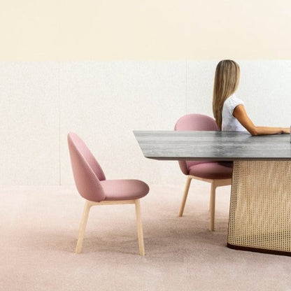 Chaise Iola avec base en bois