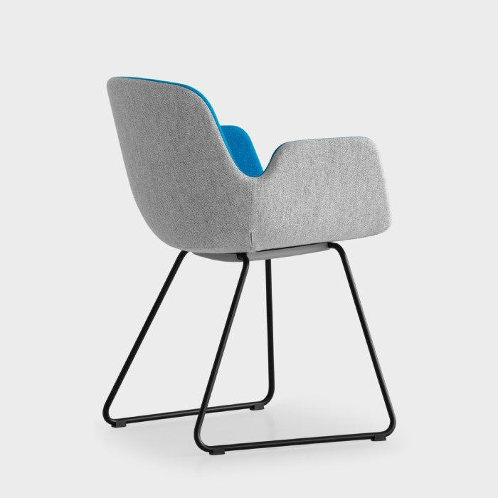 Fauteuil à piètement luge Pass 