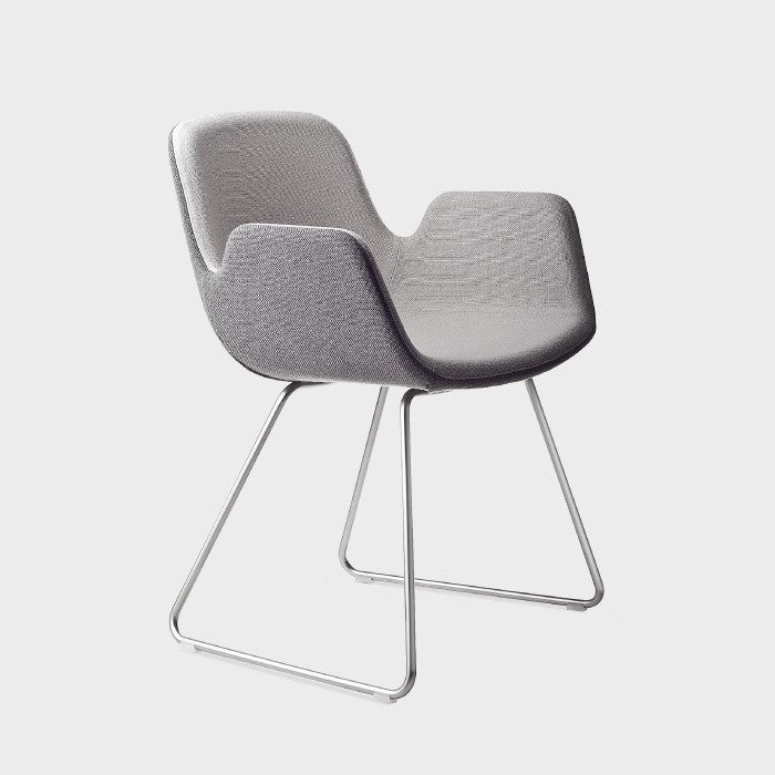 Fauteuil à piètement luge Pass 