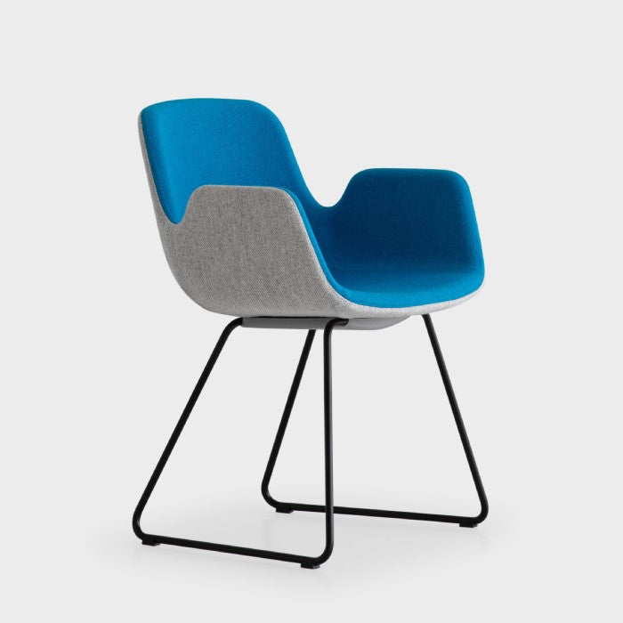 Fauteuil à piètement luge Pass 