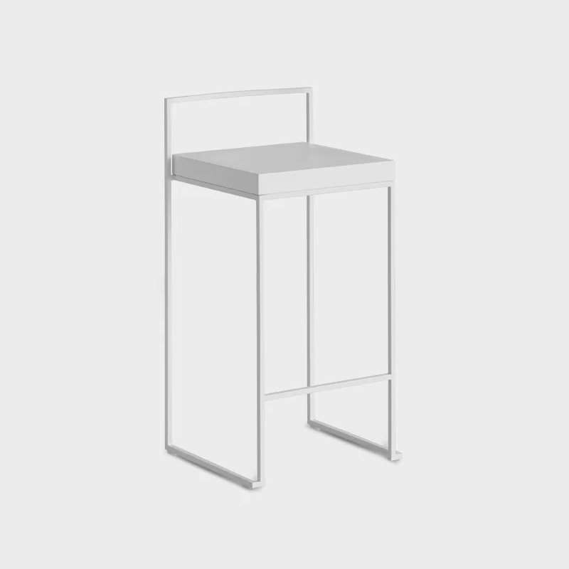 Tabouret empilable à base traîneau Cubo