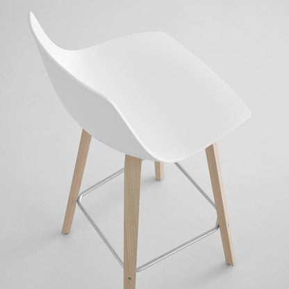 Tabouret de bar Miunn avec base en bois