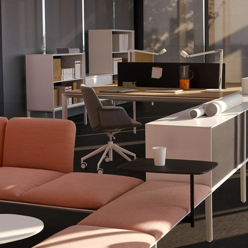 Chaise de bureau à dossier bas Uno avec base pyramidale à 5 branches 