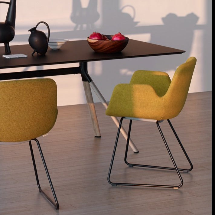 Fauteuil à piètement luge Pass 