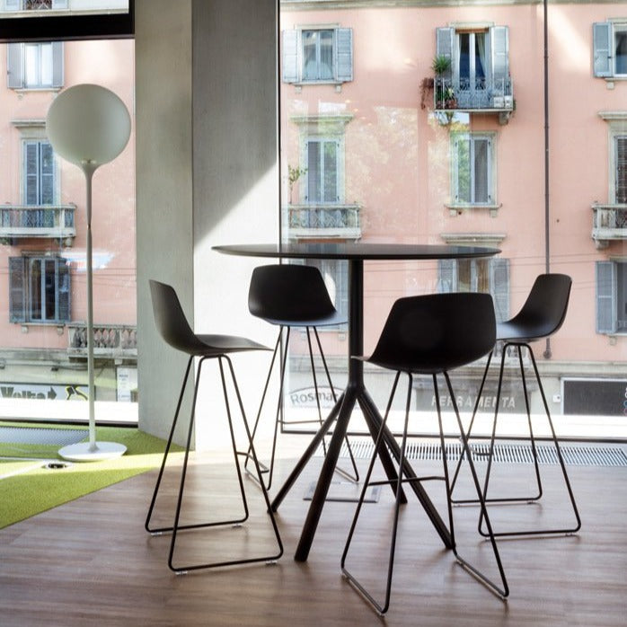 Tabouret de bar Miunn avec base en luge