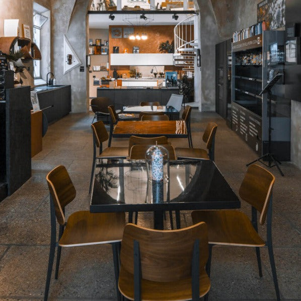 Chaise Joe en graphite/noyer flammé