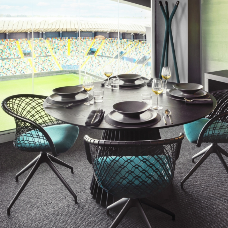 Table à manger plissée