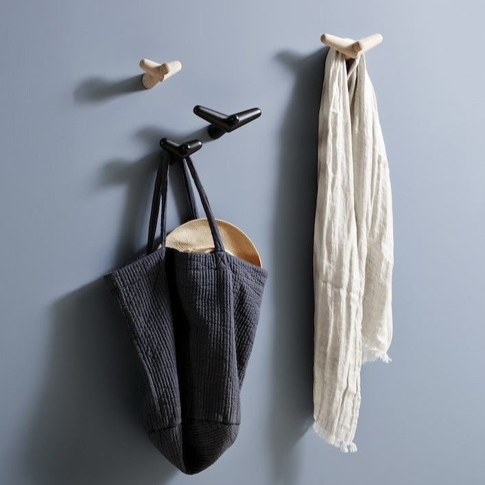 Crochet d'aile de queue