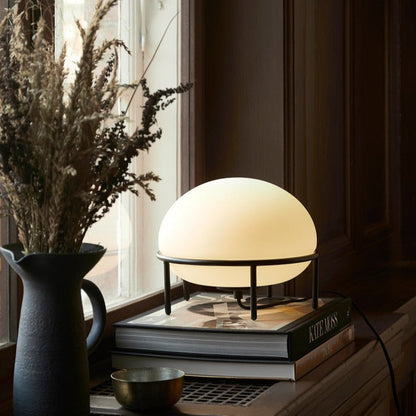 Lampe de table à pompe