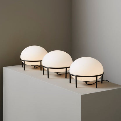 Lampe de table à pompe