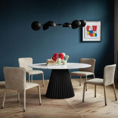 Table à manger plissée