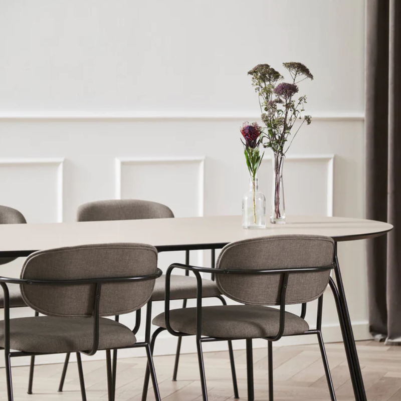 Table à manger en forme d'arbre