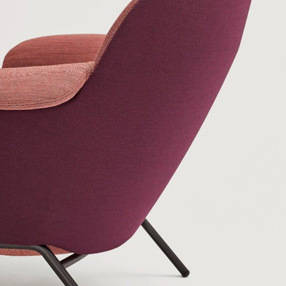 Chaise longue rembourrée Ulis avec base en métal